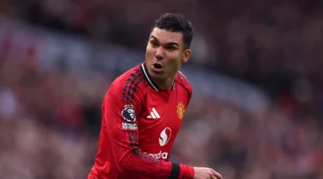 صورة تشعل الجدل.. حقيقة انتقال كاسيميرو إلى برشلونة ومغادرة مانشستر يونايتد في 2026